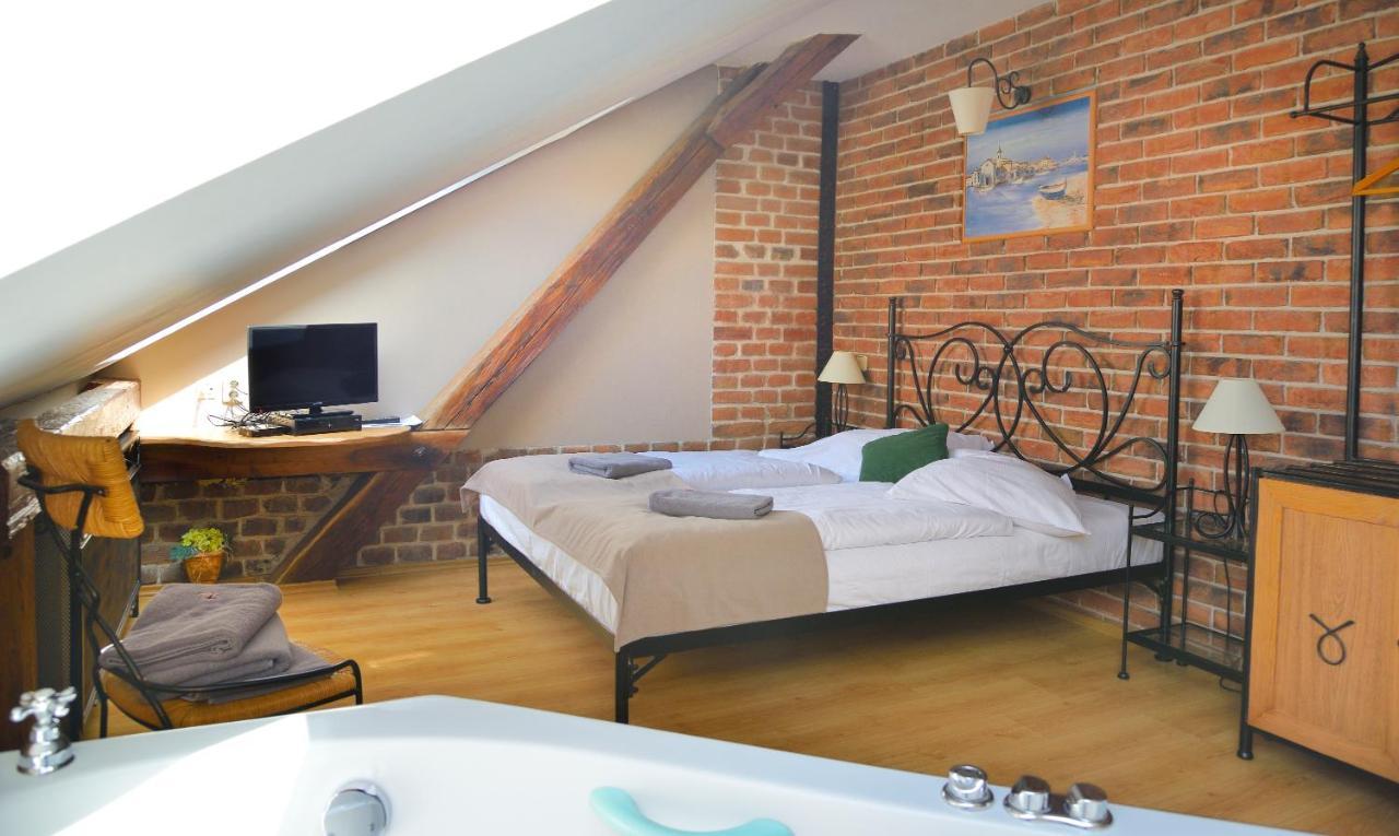 Hotel Via Ironia Vysoké Mýto Eksteriør billede