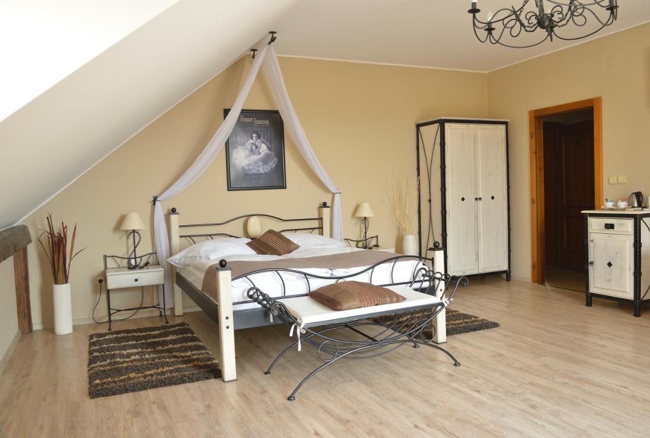 Hotel Via Ironia Vysoké Mýto Eksteriør billede